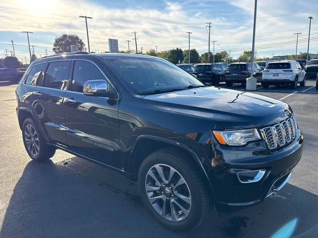 Used 2018 Jeep Grand Cherokee Overland AWD/4WD image 7