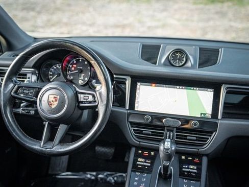 Used 2023 Porsche Macan Turbo image 26