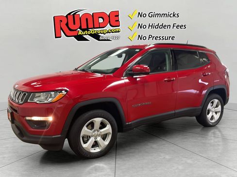 Used 2018 Jeep Compass Latitude w/ Popular Equipment Group AWD/4WD image 1