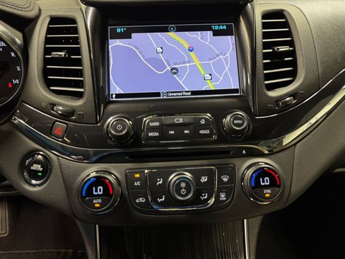 Used 2018 Chevrolet Impala Premier FWD image 25
