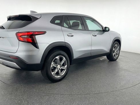 Used 2025 Chevrolet Blazer LT image 9