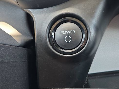 Used 2025 Toyota Sienna XLE FWD image 23