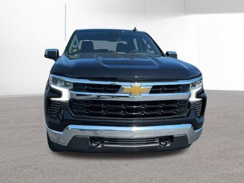 Used 2024 Chevrolet Silverado 1500 LT AWD/4WD image 3