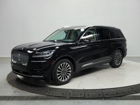 Used 2023 Lincoln Aviator Reserve w/ Elements Package Plus image 3