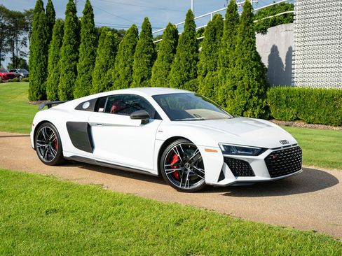 Certified 2023 Audi R8 V10 performance AWD/4WD image 5