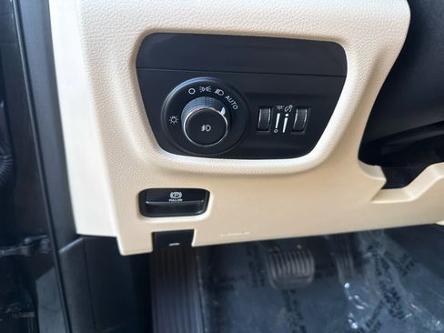 Used 2023 Jeep Grand Cherokee L Limited w/ Trailer Tow Group (B) image 21