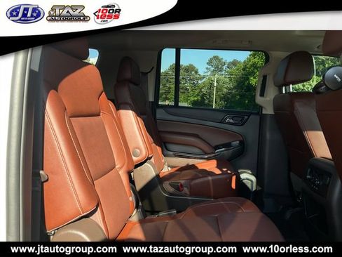 Used 2019 Chevrolet Suburban Premier RWD image 13
