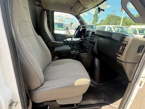 Used 2021 Chevrolet Express 2500 RWD image 24