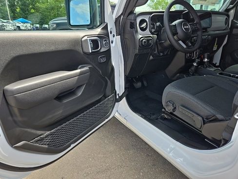 New 2025 Jeep Gladiator Sport image 22