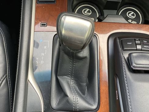 Used 2017 Lexus LX 570 4WD w/ Luxury Package image 22