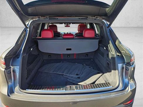 Used 2023 Porsche Cayenne S image 6