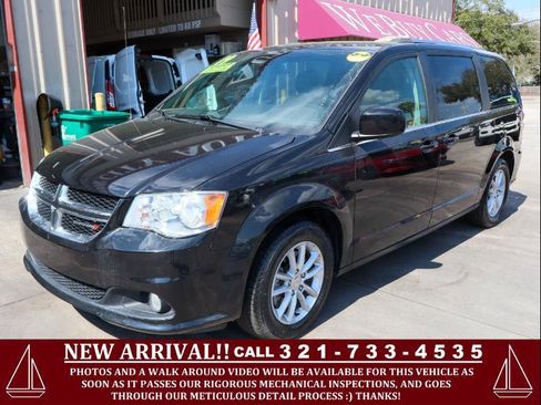 Used 2019 Dodge Grand Caravan SXT FWD image 1