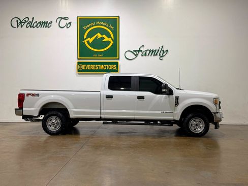 Used 2022 Ford F250 XL w/ Power Equipment Group AWD/4WD image 2