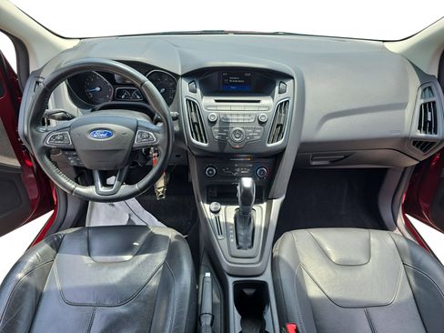 Used 2015 Ford Focus SE w/ Equipment Group 201A FWD image 9
