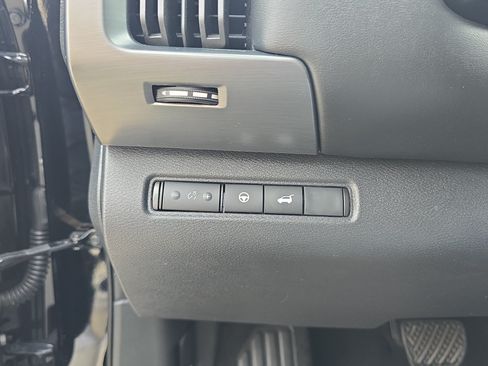 Used 2023 Nissan Pathfinder SL w/ SL Premium Package AWD/4WD image 24