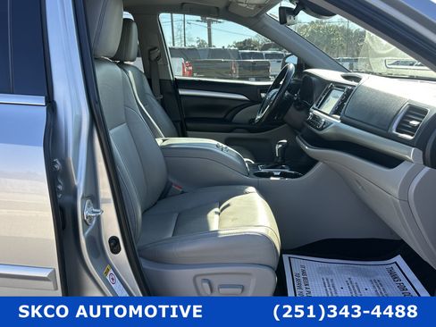 Used 2018 Toyota Highlander XLE image 13