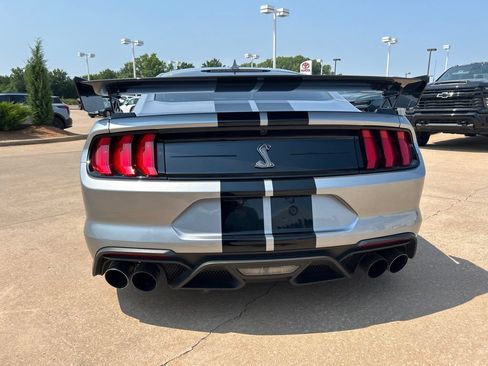 Used 2020 Ford Mustang Shelby GT500 w/ Carbon Fiber Track Pack RWD image 7