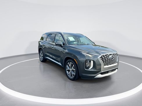 Used 2021 Hyundai Palisade SEL w/ Premium Package FWD image 2