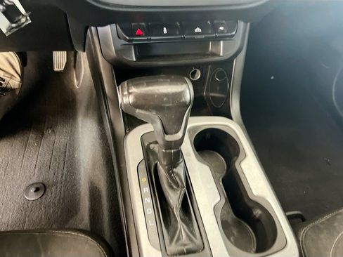 Used 2020 Chevrolet Colorado LT AWD/4WD image 16