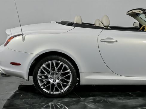 Used 2005 Lexus SC 430 Convertible image 11
