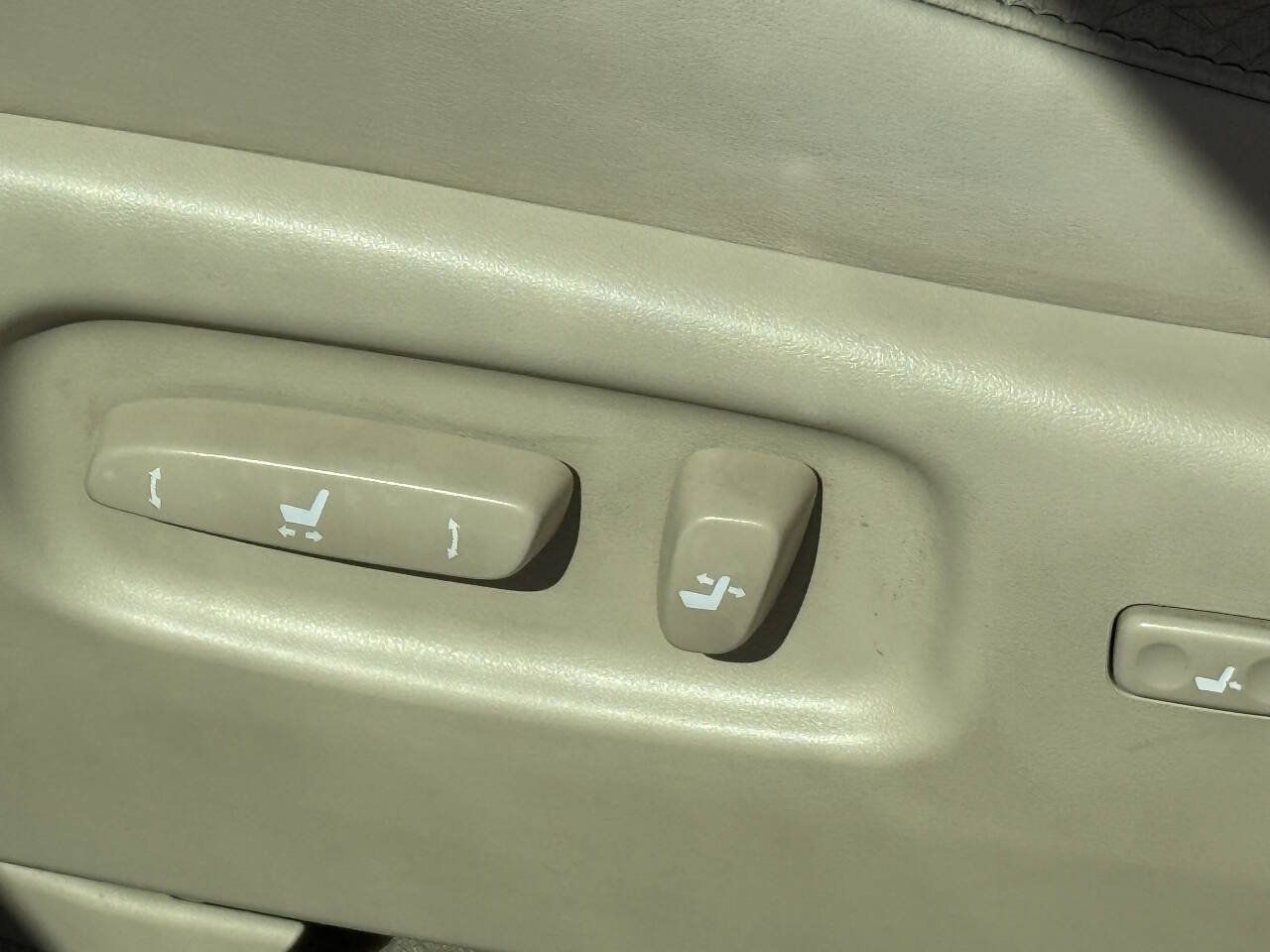 Used 2013 Lexus RX 350 FWD w/ Navigation Pkg image 9