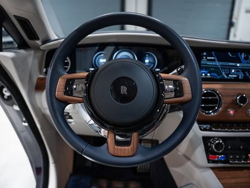 Used 2024 Rolls-Royce Spectre w/ Spectre Launch Package image 21