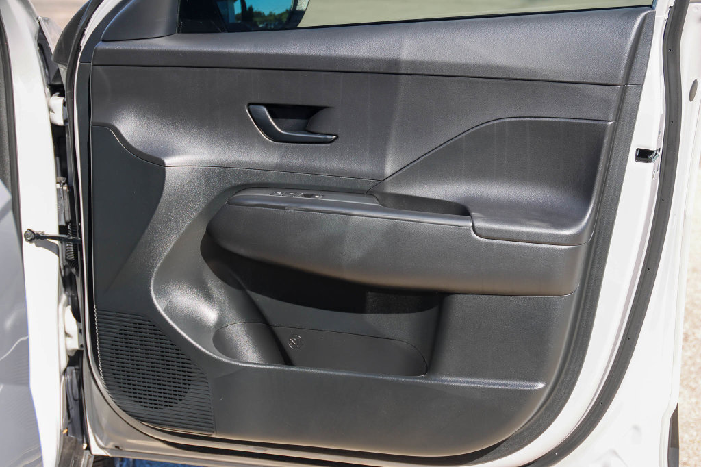 Used 2026 Hyundai Kona SEL Sport FWD image 13