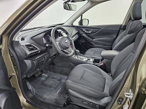 Used 2024 Subaru Forester Premium AWD/4WD image 15