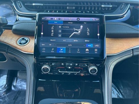 Used 2023 Jeep Grand Cherokee Summit image 14