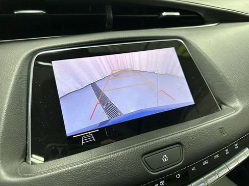 Used 2019 Cadillac XT4 Luxury w/ Cold Weather Package image 12