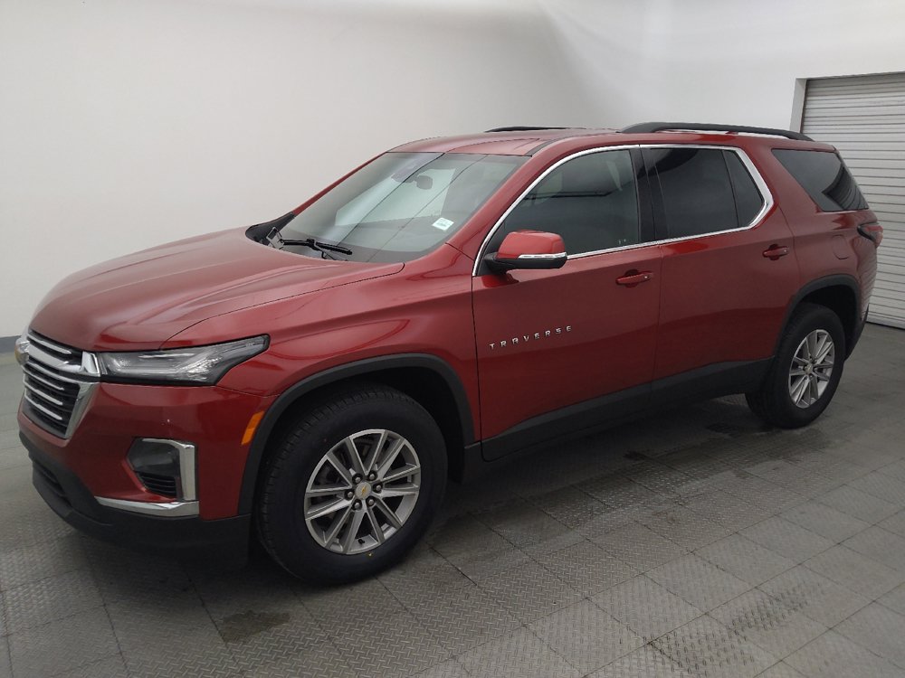 Used 2023 Chevrolet Traverse LT FWD image 2