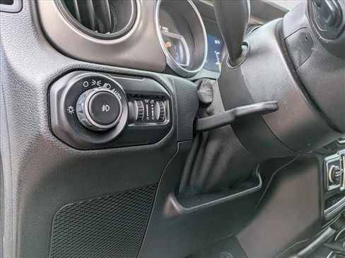 Used 2021 Jeep Wrangler Unlimited Sport image 16