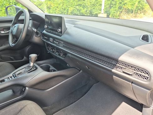 Used 2024 Honda HR-V LX image 30