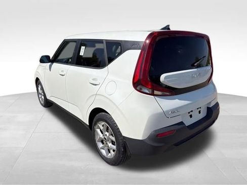 Used 2022 Kia Soul LX w/ Technology Package FWD image 5