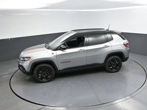Used 2023 Jeep Compass Trailhawk AWD/4WD image 41