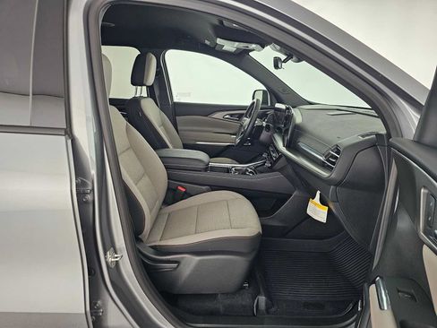 Used 2026 Chevrolet Traverse LT w/ Enhanced Driving Package FWD image 10