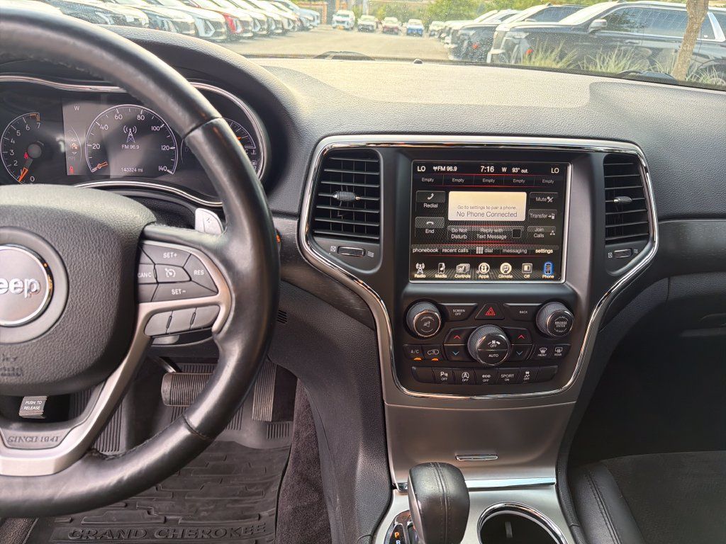 Used 2017 Jeep Grand Cherokee Altitude AWD/4WD image 22