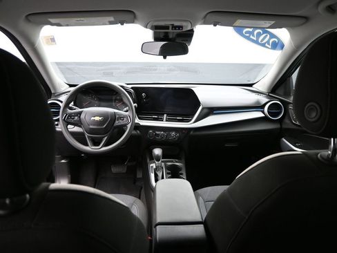 Used 2025 Chevrolet Trax LS image 26