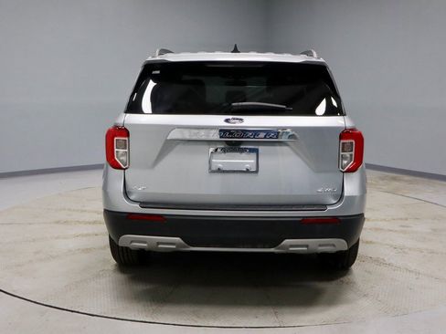 Certified 2022 Ford Explorer XLT w/ Equipment Group 202A image 10