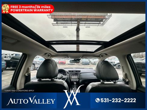 Used 2019 Nissan Rogue SL w/ Premium Package image 28