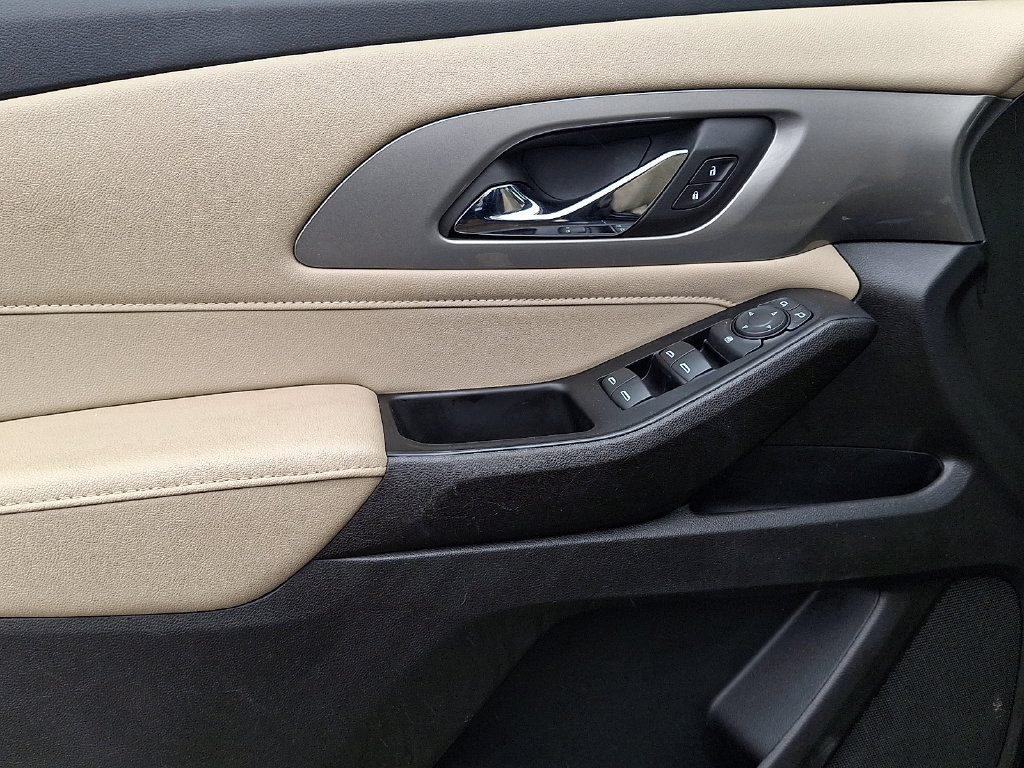 Used 2023 Chevrolet Traverse LS w/ Safety Package AWD/4WD image 13