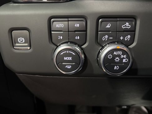 Used 2025 GMC Sierra 2500 Denali Ultimate image 14