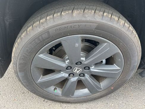 Used 2025 Honda Pilot Sport image 10