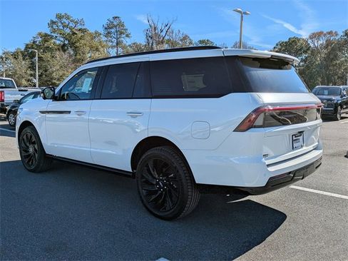 New 2025 Lincoln Navigator Reserve w/ Jet Appearance Package image 6