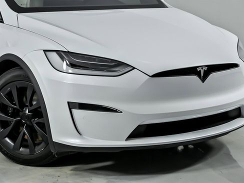 Used 2023 Tesla Model X Plaid image 2