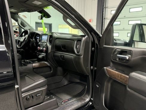 Certified 2023 GMC Sierra 2500 Denali w/ Denali Black Diamond Edition AWD/4WD image 8