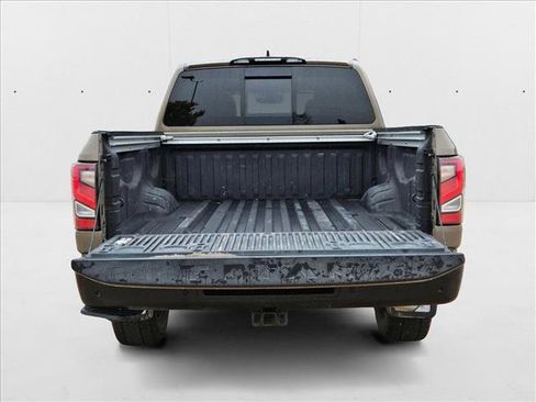 Used 2024 Nissan Titan PRO-4X w/ Pro-4x Convenience Package image 6