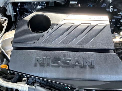 Used 2025 Nissan Rogue SV FWD image 33