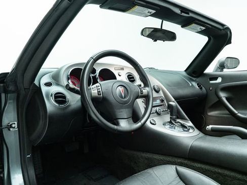 Used 2007 Pontiac Solstice Roadster w/ Premium Package image 21