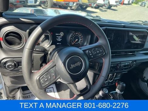 Used 2024 Jeep Wrangler Unlimited Rubicon AWD/4WD image 26